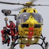 "Christoph Hansa" am Helgolandkai: Simulierte Wasserrettung mit Heli-Winde und THW