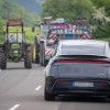 Tesla: Selbstfahrende Autos bringen Schüler und Senioren ans Ziel