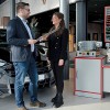 Tönjes startet neues Angebot: Kennzeichenprägung im Autohaus