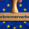 Offener Brief an von der Leyen: Ärzte halten an Verbrenner-Aus fest