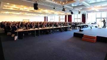 8. AUTOHAUS-Schadenforum: Wieder volles Haus und eine Menge Branchen-Zündstoff in Potsdam