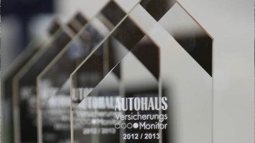 AUTOHAUS VersicherungsMonitor 2012