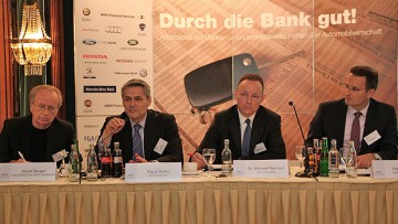 AKA Bilanz 2012: Autobanken bauen Gebrauchtwagen-Geschäft aus