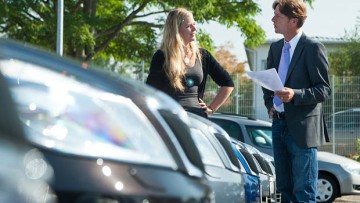 DAT-Report 2014: Mehr Deutsche kaufen sich erstmals ein Auto