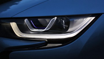 Sportwagen: Laser-Premiere im BMW i8