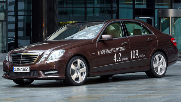 Detroit 2012: Mercedes-Benz hybridisiert E-Klasse