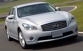 Oberklasse: Infiniti M35 Hybrid mit zwei Weltneuheiten