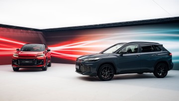 01_Toyota_RAV4_2025_HD