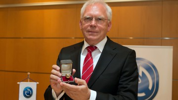 Goldener Dieselring:  Prof. Dr.-Ing. Ulrich Hackenberg vom VdM ausgezeichnet