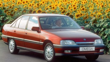 Mit der Modellpflege von 1990 mehr Chrom und Raffinesse – Der Omega alterte nicht, er reifte.