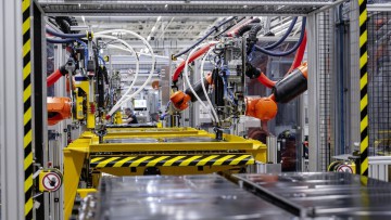 Mercedes montiert in Ungarn E-Auto-Batterien