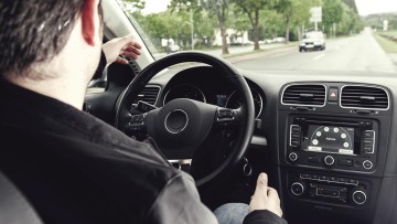 Selbstfahrende Autos: Verbraucherschützer fordern rechtliche Klarheit