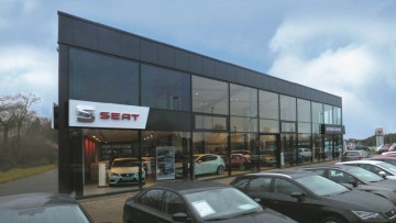 Autohaus Brüning - Seat-Showroom 