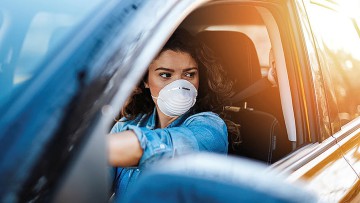 Umfrage: Knappe Mehrheit für Maskenpflicht im Auto