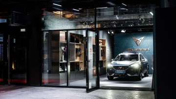 Cupra Pop-Up-Store München; Showroom; Virtuelle Beratung