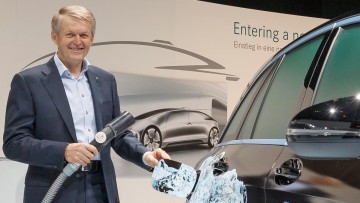 Daimler-Vorstand: Kein Aus für Verbrennungsmotoren