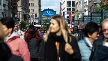 Berlin: Autofreie Friedrichstraße 