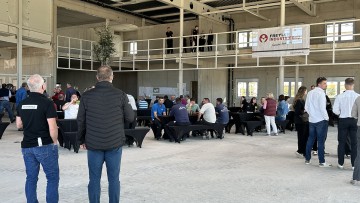 Kestenholz Gruppe: Mercedes-Benz Autowelt in Neustadt - Richtfest und Visualisierung