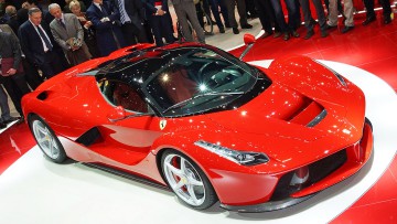 Supersportler für Erdbebenhilfe: Noch ein LaFerrari