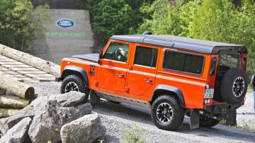 Land Rover Defender im Experience Center Wülfrath