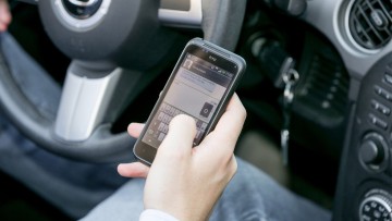 DEKRA Unfallforschung: Nicht besonders smart…