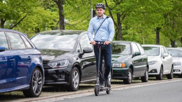 1.570 Crashs mit Personenschaden: Skeptischer Blick auf E-Scooter