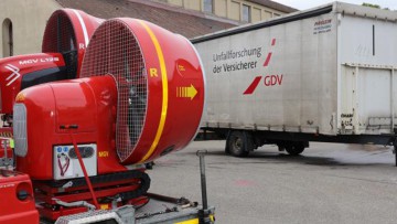 UDV-Studie: Gefahr durch kippende Leicht-Lkw-Gespanne