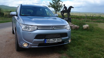 Mitsubishi Outlander Plug-in-Hybrid als Stromspeicher