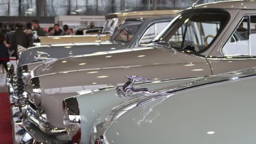 Oldtimer-Show in Moskau: Karossen aus der guten alten Zeit