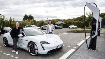 Porsche Zentrum Bensberg: Neuer Schnellladepark in Betrieb