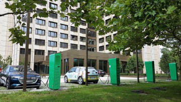 Elektromobilität: Einheitliches System soll Bezahlen an Ladesäulen vereinfachen