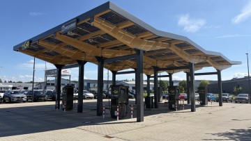 EWE Hochtief Schnellladepark Autohaus Bäumer