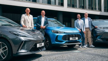 Paul Nobis (Senior Vice President Fleet, FINN), Oliver Rittierodt (Director Sales, MG Motor Deutschland), Hans-Peter Ringer (Senior Director OEM Partnerships, FINN), Michael Staude (Regional Fleet & Corporate Sales Manager, MG Motor Deutschland) 