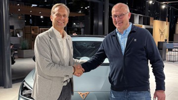 Florian Glinicke, Geschäftsführender Gesellschafter Glinicke Automobil Holding (li.), und Markus Schneider, Geschäftsführer Schneider Automobile