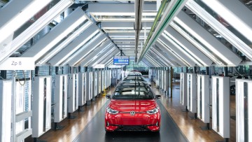 GM_Dresden_ID.3_rot_picture_alliance_dpa_Sebastian_Kahnert_HD