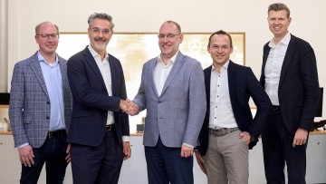 V. l.: Michael Haglage (Geschäftsführer Service Herbrand Gruppe), Richard-Lacek Herbrand (Geschäftsführender Gesellschafter Herbrand Gruppe), Christian Pütz (ehem. Geschäftsführer Autohaus Kniest GmbH), Georg Jeuken (Geschäftsführer Vertrieb Herbrand Grup