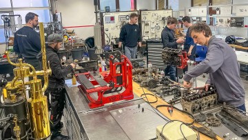 HfWU-Lehrwerkstatt für den Zertifikatslehrgang "Experte für Young- und Oldtimertechnik"