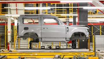 Produktionslinie des Land Rover Defender