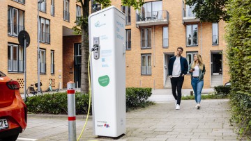 Stecker und Ladesäulen sind überall gleich, die Regeln für die Nutzung hängen aber von der Stadt und vom Betreiber ab