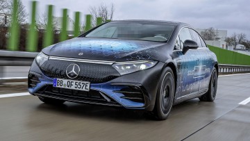 Mercedes-EQS Versuchsträger mit Feststoffbatterie