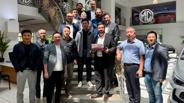 SAIC-Motor-Delegation beim MG-Motor-Vertriebspartner