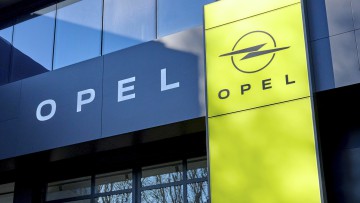 Opel-Autohaus mit neuer Außen-CI