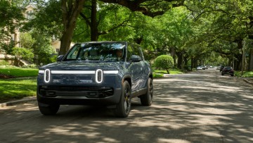 Rivian R1S