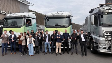 Am Standort Bad Hersfeld hat das Unternehmen gemeinsam mit Amazon, Daimler Truck und DAKAS Logistics die Grundlage für die künftige Servicebetreuung vollelektrischer Lkw geschaffen. 