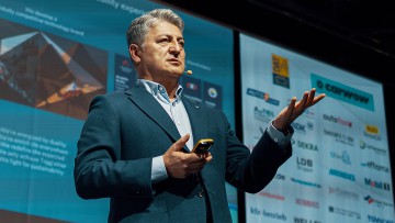 Togg-Chef Gürcan Karakas beim IfA Branchengipfel 2025