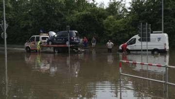 Schadenbilanz der Kfz-Versicherungen: Juni-Unwetter kosten 700 Millionen Euro