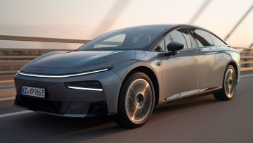 Mit einer Länge von etwas über fünf Metern – das derzeit größte Modell im Xpeng-Portfolio – ist der P7+ als Reiselimousine ausgelegt.