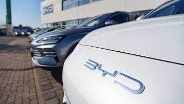 Symbolbild: BYD Händler werden, Außenansicht mit BYD Schriftzug