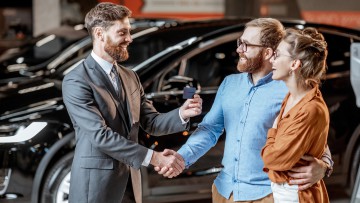 RealGarant_Handshake_VORLAEUFIG.jpg