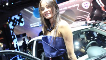 Paris Motor Show 2010: Girls